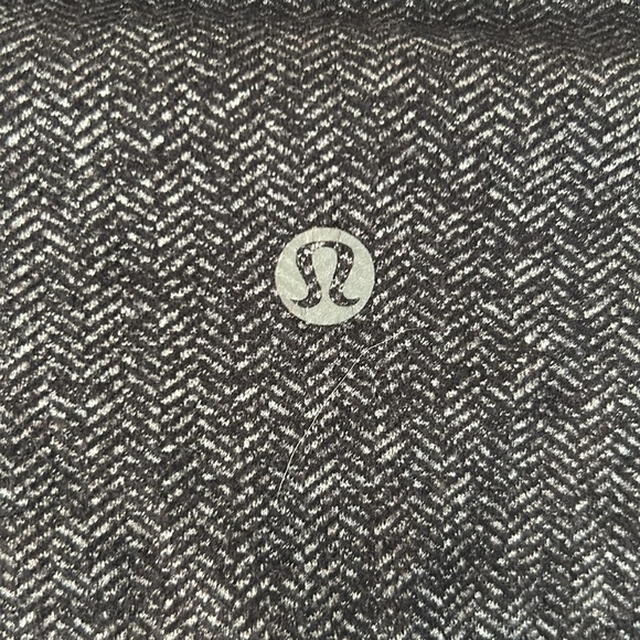 Lululemon leggings; size 8 - Picture 2 of 2